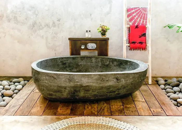 Luxury Kudeta 300m And Heart Of 别墅